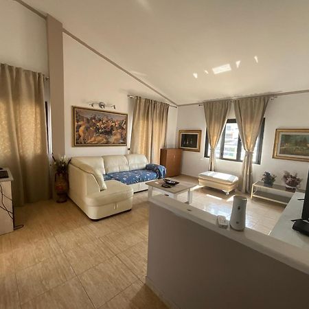 Italian Style Apartment Durrës 外观 照片
